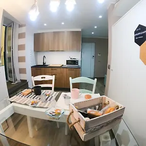 https://blumon-house.hotels-amalfi.com